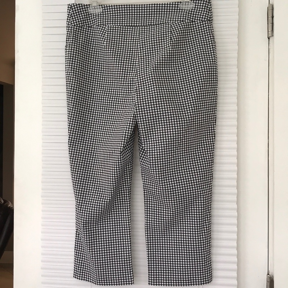 NWOT Chico’s Perfect Stretch Capri Pants Size 8 - Picture 7 of 8